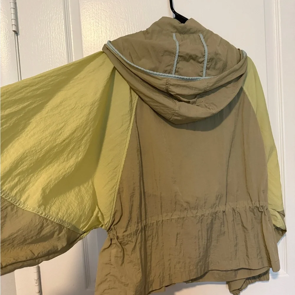 Women's suit, shorts, and windbreaker, Zara, size M - Picture 2 of 8
